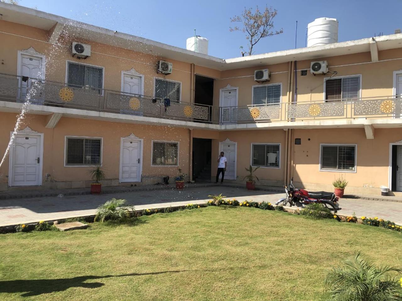 Hotel Islamabad Crown Rávalpindí Exteriér fotografie